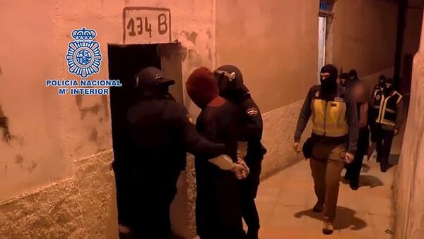 Policía Nacional de España detiene los presuntos yihadistas en la ciudad de Ceuta - Sputnik Mundo