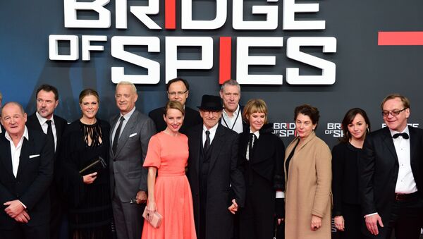 El equipo de la película Puente de espías en Berlín - Sputnik Mundo