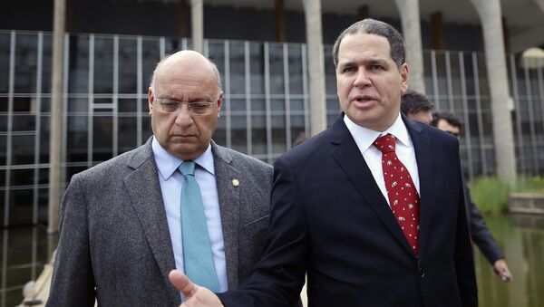 Diputados de la oposición venezolana William Davila y Luis Florido - Sputnik Mundo