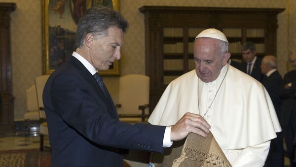 Presidente argentino, Mauricio Macri, y el papa Francisco - Sputnik Mundo