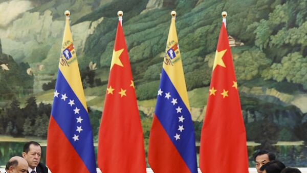 Banderas de China y Venezuela - Sputnik Mundo