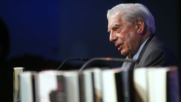 El escritor peruano Mario Vargas Llosa - Sputnik Mundo