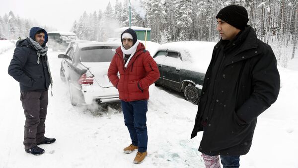 Refugiados en la frontera entre Rusia y Finlandia - Sputnik Mundo