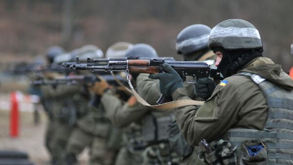 Soldados ucranianos durante las maniobras de la OTAN (archivo) - Sputnik Mundo
