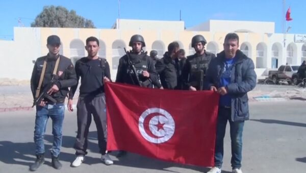 Agentes de las fuerzas de seguridad de Túnez en la ciudad de Ben Guerdane - Sputnik Mundo