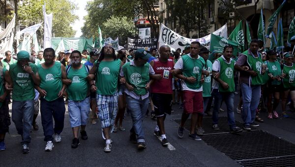 Huelga en Buenos Aires contra los despidos - Sputnik Mundo