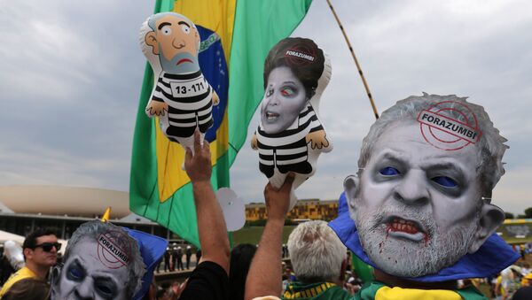 Una protesta contra Luiz Inácio Lula da Silva y Dilma Rousseff (archivo) - Sputnik Mundo