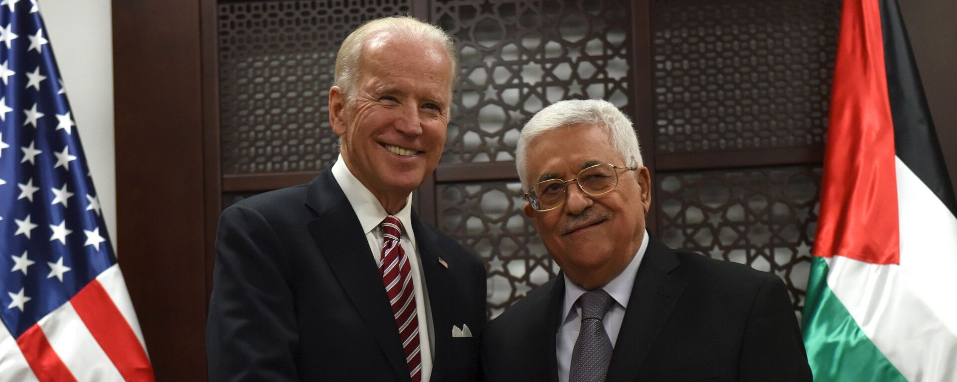 Vicepresidente de EEUU, Joe Biden, y presidente de Palestina, Mahmud Abás - Sputnik Mundo, 1920, 14.12.2021
