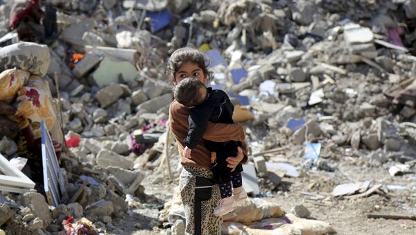 Niños kurdos en la ciudad Cizne bombardeada por Turquía - Sputnik Mundo