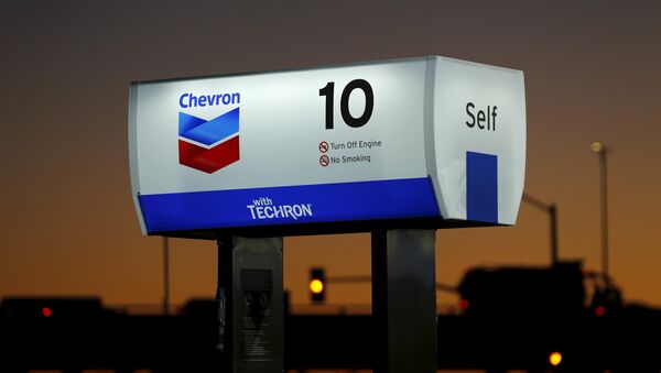 Gobierno argentino ordena a petrolera estatal YPF que no revele contrato con Chevron - Sputnik Mundo