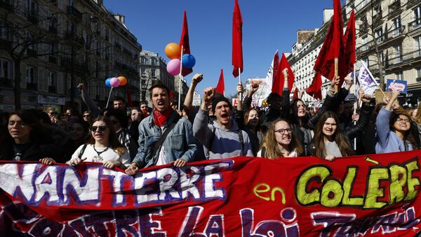Estudiantes protestan en Paris - Sputnik Mundo