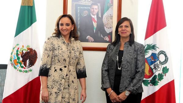 Ministra de Exteriores de México, Claudia Ruiz y ministra de Exterriores de Perú, Ana María Sánchez - Sputnik Mundo