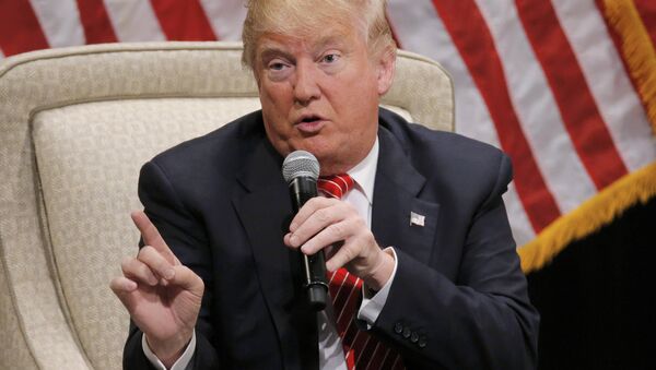 Republican U.S. presidential candidate Trump speaks at town hall campaign event in Hickory, North Carolina - Sputnik Mundo