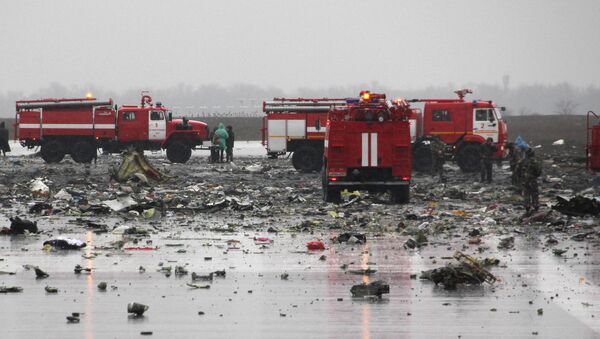 El lugar de la catástrofe del Boeing-737-800 en el aeropuerto de Rostov del Don - Sputnik Mundo