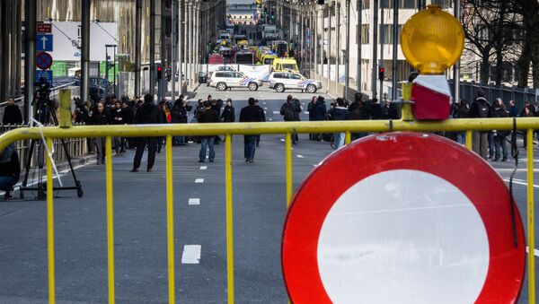 Policías en el lugar de uno de los atentados, Bruselas - Sputnik Mundo