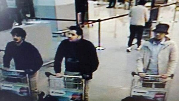 Tres sospechosos del atentado en el aeropuerto de Bruselas - Sputnik Mundo