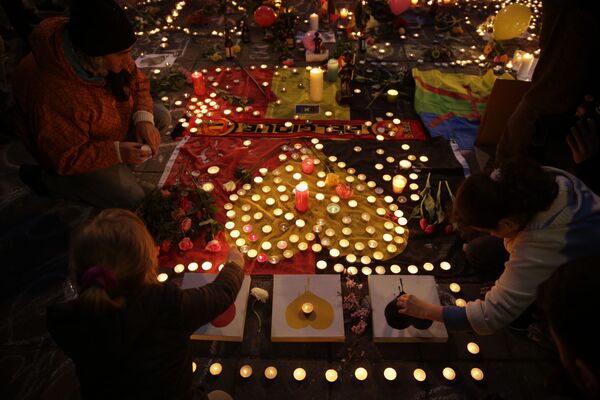 Eventos en memoria de los fallecidos en Bruselas - Sputnik Mundo