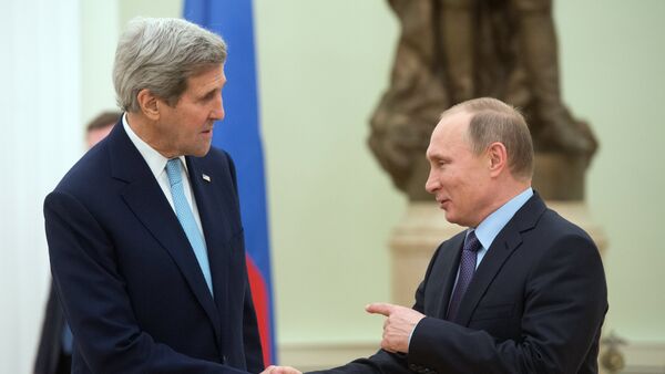 Presidente de Rusia, Vladímir Putin, y el secretario de Estado de EEUU, John Kerry (archivo) - Sputnik Mundo