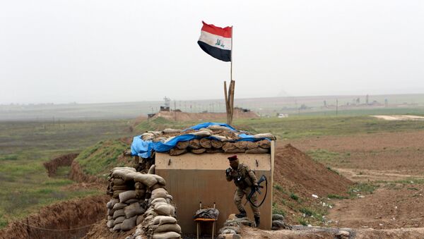 La operación militar de las Fuerzas iraquíes al sur de Mosul, Irak - Sputnik Mundo