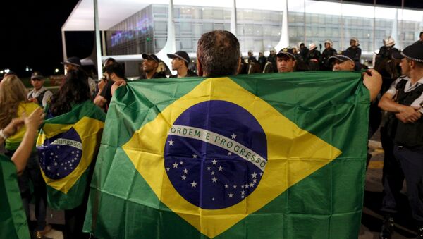 Brasileños protestan contra el Gobierno (Archivo) - Sputnik Mundo