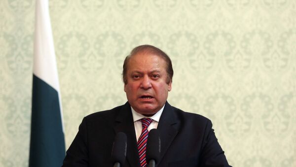 Pakistani Prime Minister Nawaz Sharif speaks during a joint press conference with Afghan President Ashraf Ghani at the presidential palace in Kabul, Afghanistan, Tuesday, May 12, 2015 - Sputnik Mundo