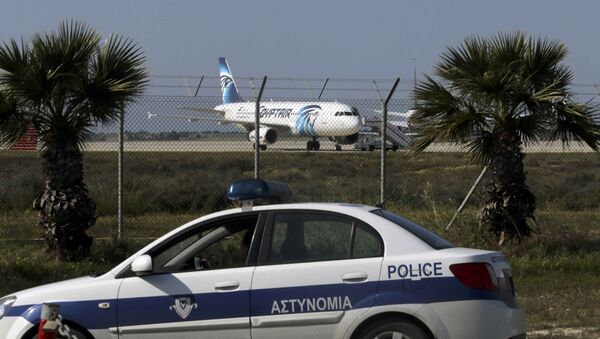 El avión A320 secuestrado . Chipre, el 29 de marzo de 2016 - Sputnik Mundo