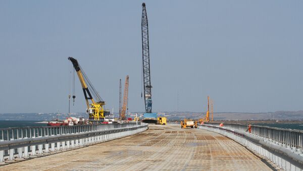 La construcción del puente de Crimea - Sputnik Mundo