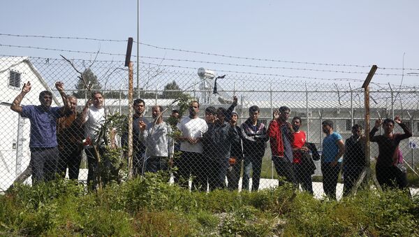 Refugiados en la isla de Lesbos, Grecia - Sputnik Mundo