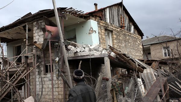 Edificios destruidos en Nagorno Karabaj - Sputnik Mundo