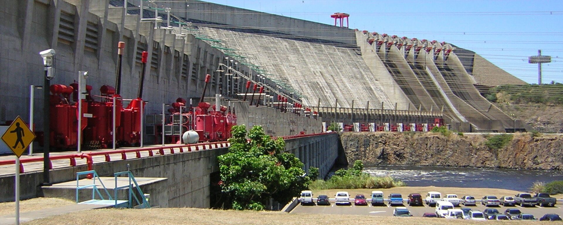 La Central Hidroeléctrica Simón Bolívar, ubicada en la Represa del Guri, y antes conocida como Central Hidroeléctrica Raúl Leoni - Sputnik Mundo, 1920, 23.05.2022