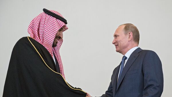 El Presidente ruso con el ministro de Defensa saudí - Sputnik Mundo