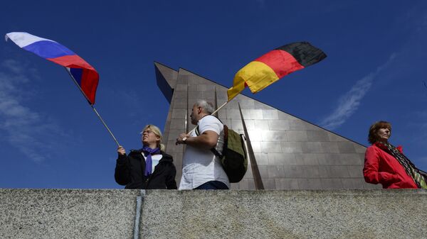 Nationalflaggen Russlands und Deutschlands in Berlin - Sputnik Mundo