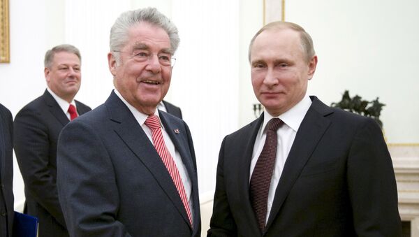 El presidente de Austria, Heinz Fischer, y el presidente de Rusia, Vladímir Putin - Sputnik Mundo