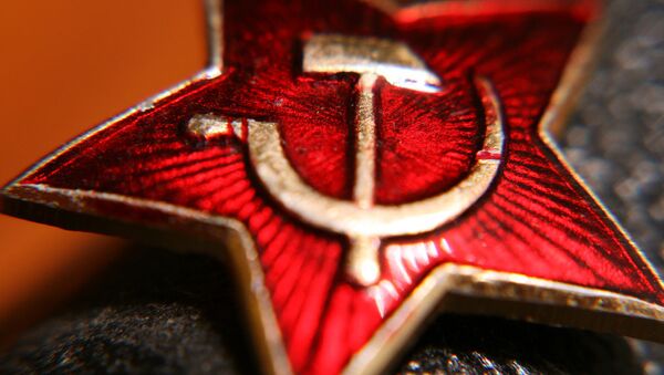 Hoz y martillo, emblema de la antigua URSS - Sputnik Mundo