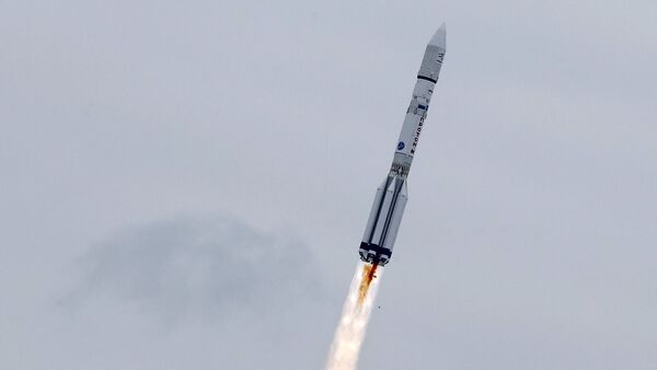 El cohete portador Protón-M con la estación ExoMars 2016 a bordo - Sputnik Mundo
