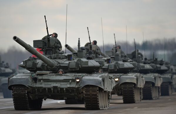 Tanques, aviones y mujeres militares: Los ensayos para el Día de la Victoria - Sputnik Mundo
