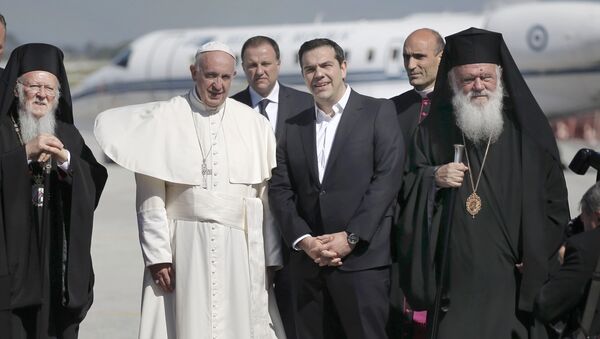 Papa Francisco llega a Lesbos - Sputnik Mundo