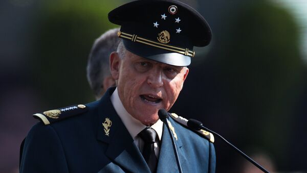 Mexico's Defense Secretary Gen. Salvador Cienfuegos Zepeda speaks to soldiers at the Number 1 military camp in Mexico City - Sputnik Mundo