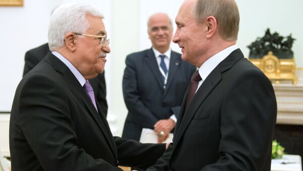 Russian President Vladimir Putin meets with Palestinian Authority President Mahmoud Abbas - Sputnik Mundo