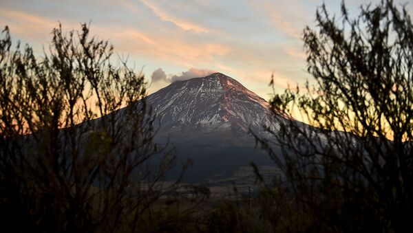 El volcán Popocatépetl (archivo) - Sputnik Mundo