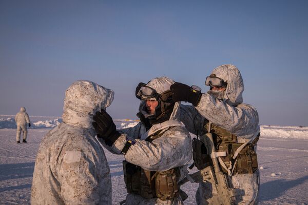 Las Fuerzas Especiales chechenas en el Polo Norte - Sputnik Mundo