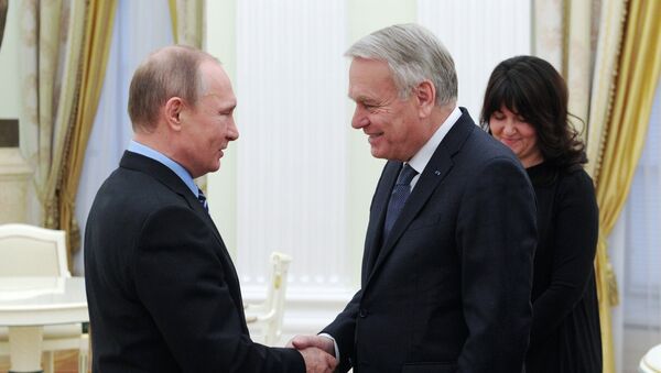 Presidente de Rusia, Vladímir Putin y ministro de Exteriores de Francia, Jean-Marc Ayrault - Sputnik Mundo