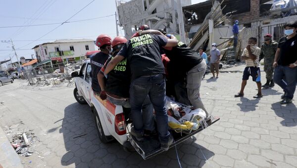 Aumenta a 525 el número de muertos por el terremoto de Ecuador - Sputnik Mundo