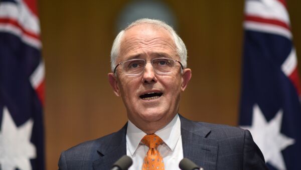 Australian Prime Minister Malcolm Turnbull speaks to the media during a news conference at Parliament House in Canberra, Australia, May 8, 2016 after asking Australia's Governor-General Peter Cosgrove to dissolve both Houses of Parliament to call a double dissolution election for July 2, 2016. - Sputnik Mundo