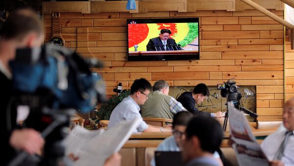 Periodistas extranjeros durante la transmisión en directo del séptimo congreso del Partido de los Trabajadores de Corea - Sputnik Mundo