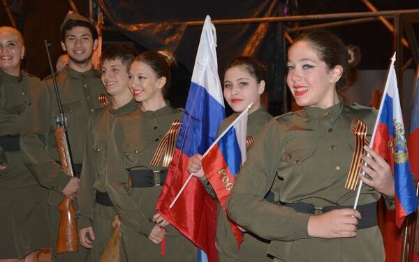 Argentinos descendientes de familias rusas celebran el Día de la Victoria - Sputnik Mundo