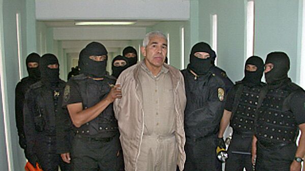 Miembros de la PFP custodian al narcotraficante Rafael Caro Quintero (archivo) - Sputnik Mundo
