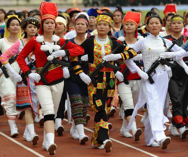 Mujeres guerreras: el uniforme militar femenino de diferentes países del mundo - Sputnik Mundo