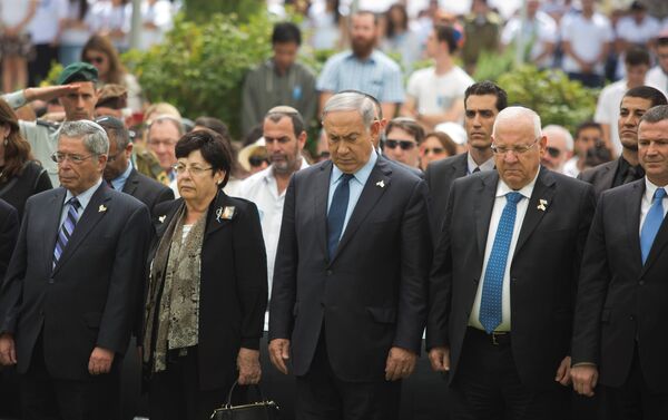 El primer ministro israelí, Benjamín Netanyahu, y el presidente, Reuven Rivlin, durante una ceremonia de reconocimiento en Jerusalén - Sputnik Mundo