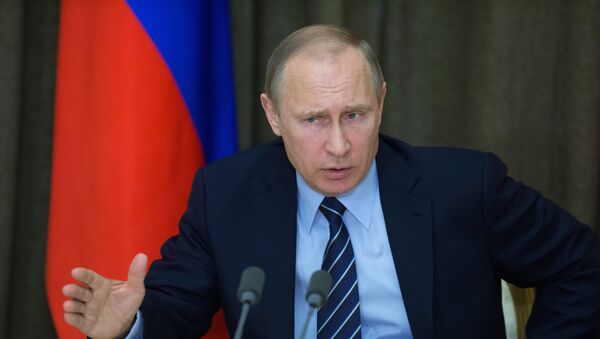 Президент РФ В. Путин провел совещание с военными в Сочи - Sputnik Mundo